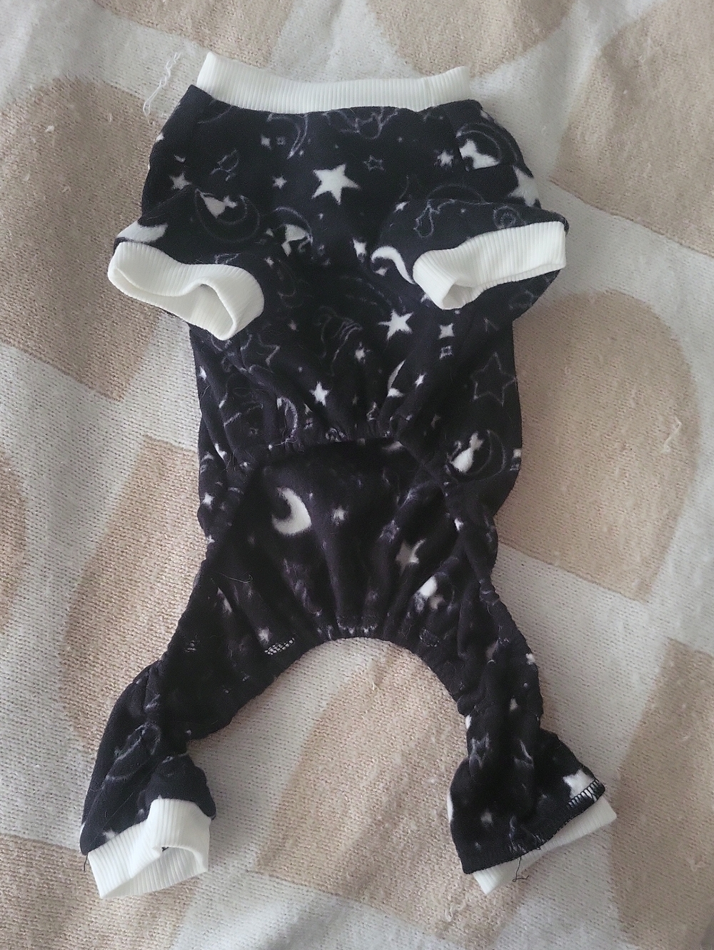 NWOT🖤 Cute Black Celestial Matching Halloween Pajamas Onsie Set For Mom & Dog! - Picture 3 of 4